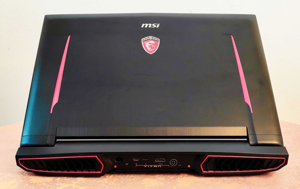Продавам Геймърски Лаптоп MSI TITAN GT73VR 6RF