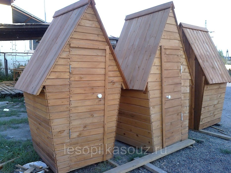 Туалет уличный деревянный