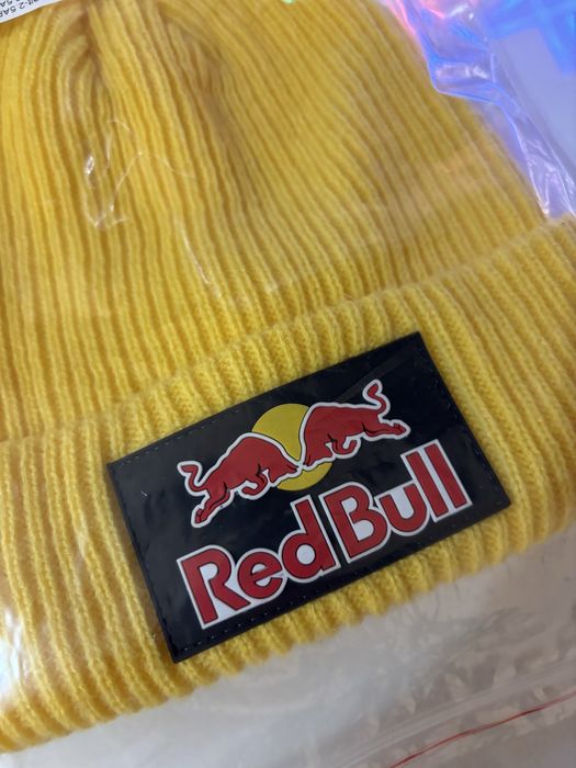 Зимна шапка на Red Bull freeride teams