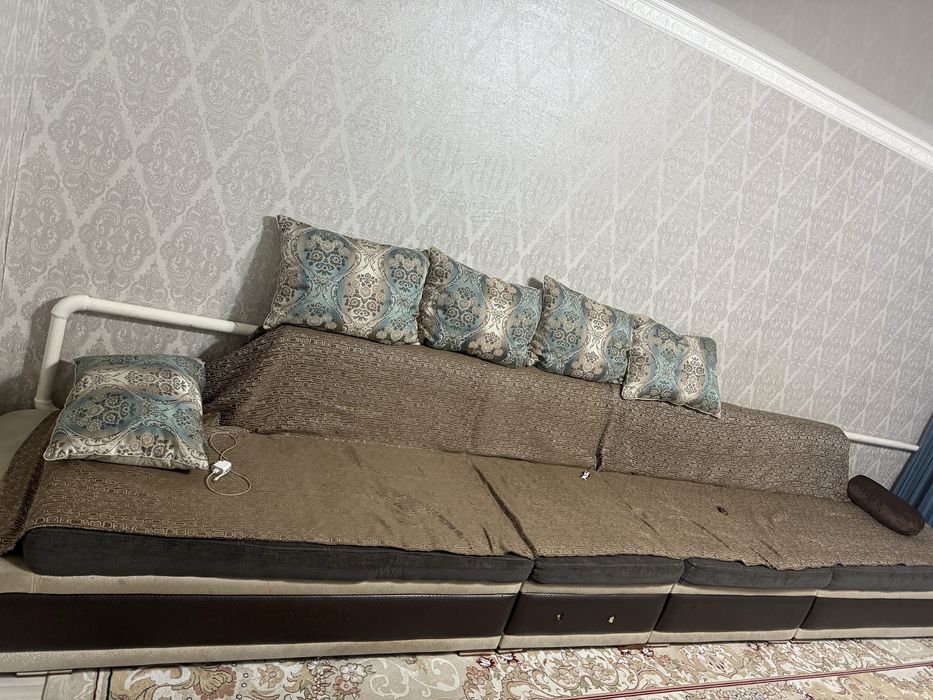 Продам диван в хорошем состояний