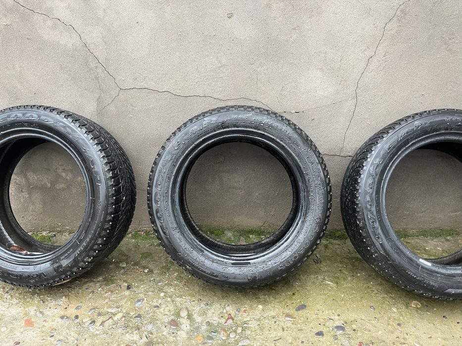 зимние шины б/у  235/55 R17