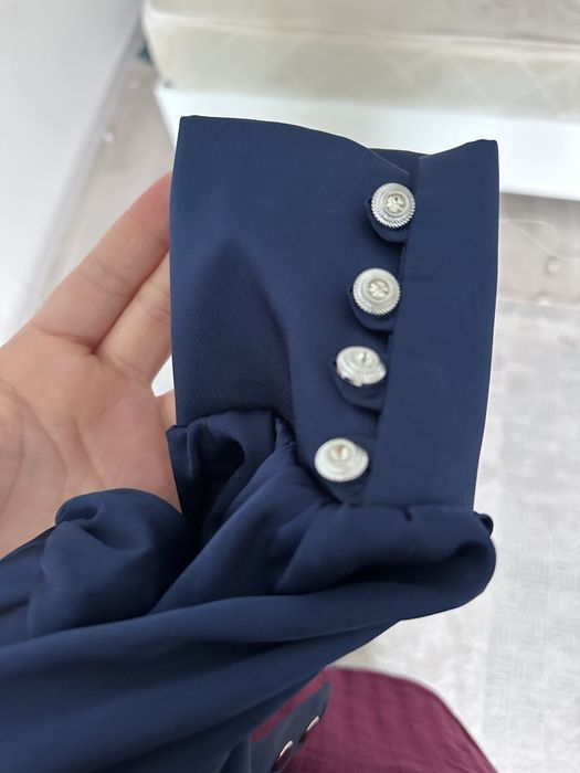 Продается платье в пол цвет электро