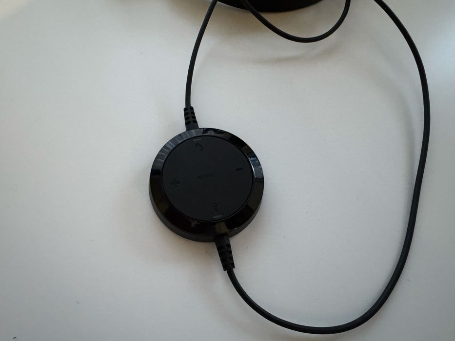 Jabra слушалки.