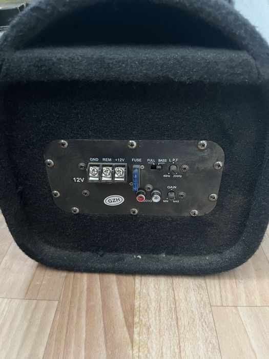 Продам Сабвуфер Boss Mini