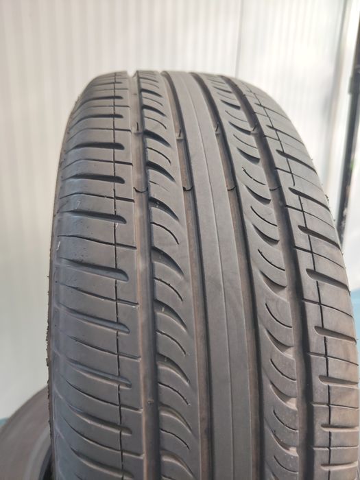 2 бр летни гуми 195/55/16 Austone