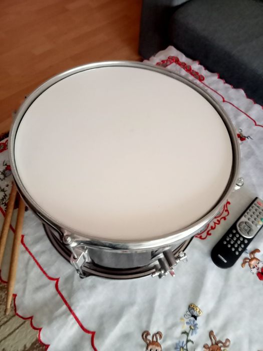 Vând toba  muzicala