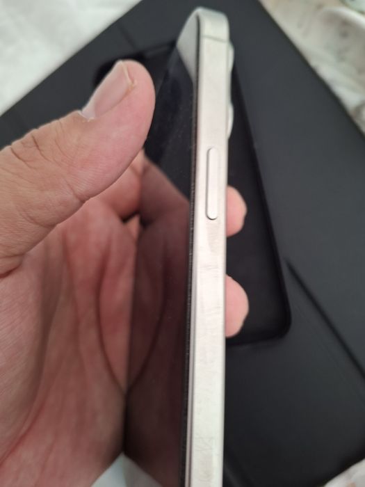 IPhone 15 pro белый цвет