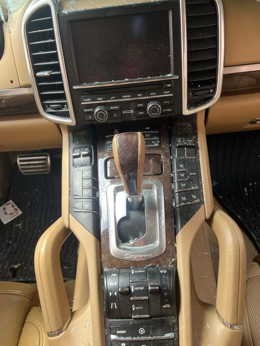 На части Porsche Cayenne 4.8 Turbo дистроник камера