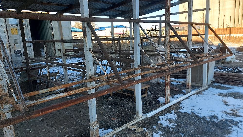 Асу жылқыларды ұстайтын қондырғы