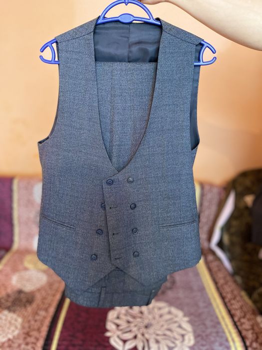 Продам мужской костюм