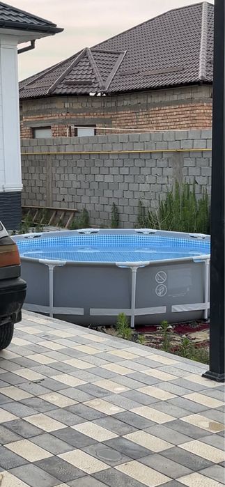продается бассейн