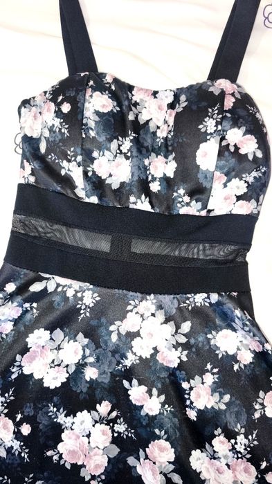 Rochie cu bustieră integrată