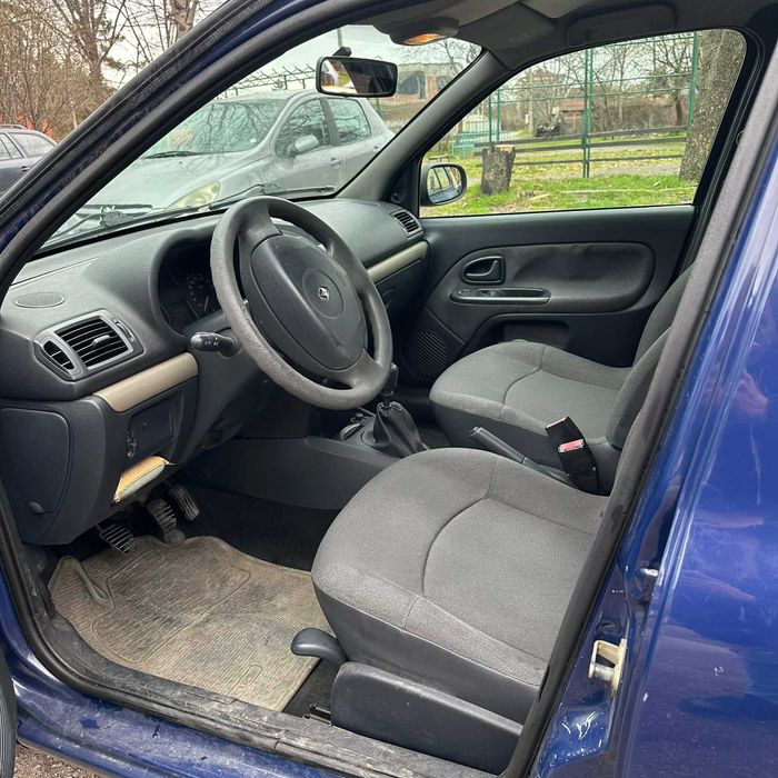 Renault Clio 1.2 бензин 2005, обслужен, 2 комплекта гуми