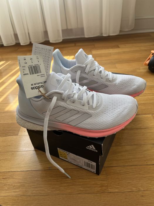 Маратонки Adidas ASTRARUN W