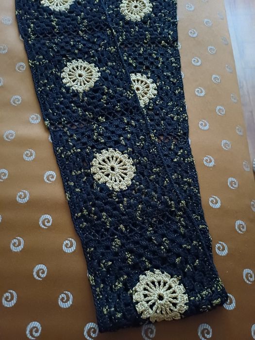 Нов плетен шал черно и злато