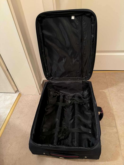 Малък куфар на 2 колела