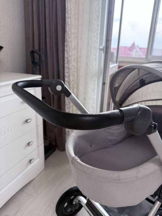 Продаю коляску Stokke