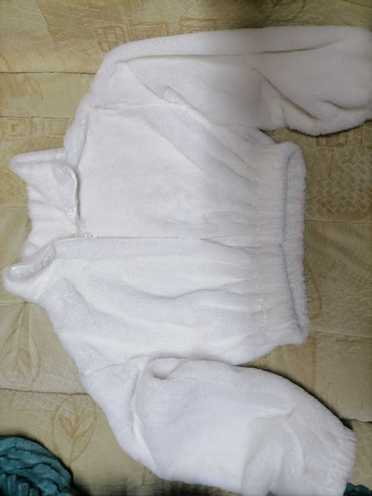 Продам кофту укороченную