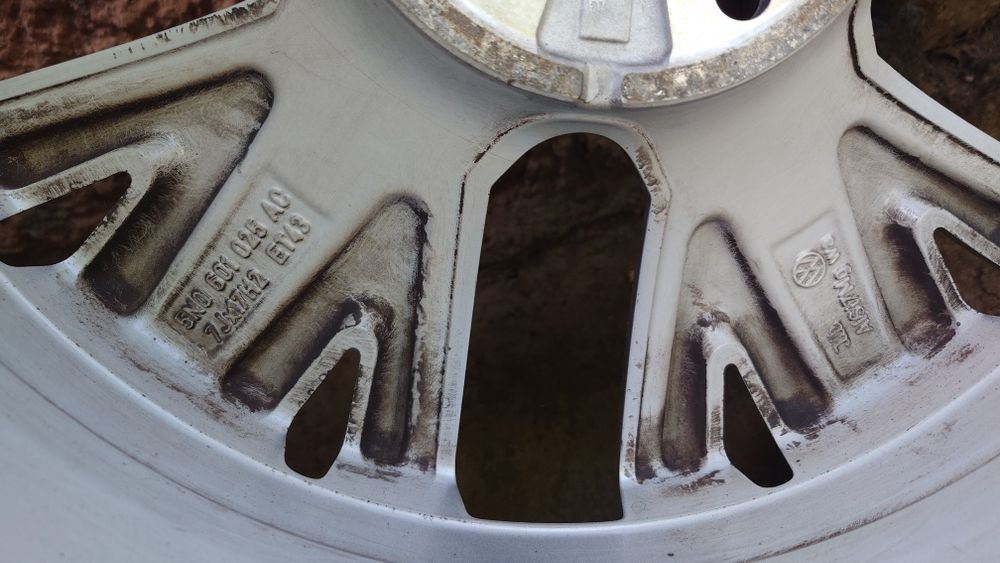 Kumho 225/45R17 VW джанти