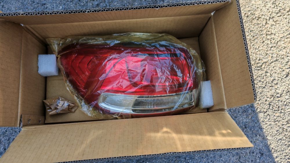 Заден ляв външен стоп за Киа Соренто 206-2020