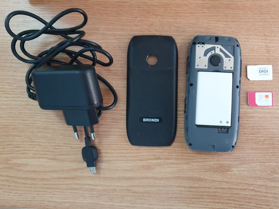 Brondi telefon cu lanterna butoane taste necodat cu incarcator