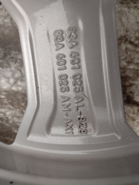 Почти нови 17-5х112 ЕТ38 6.5j Audi Q3