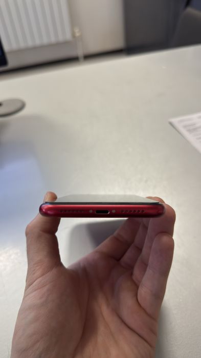Продам IPHONE 11