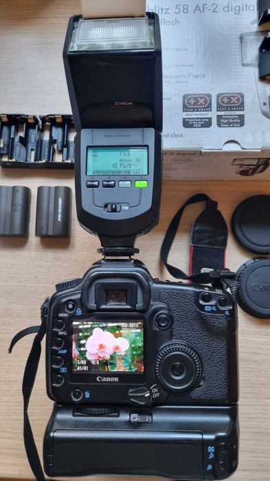 Kit Foto Complet Canon 30D+Obiectiv+Blitz Metz+Grip Original+4 Baterii