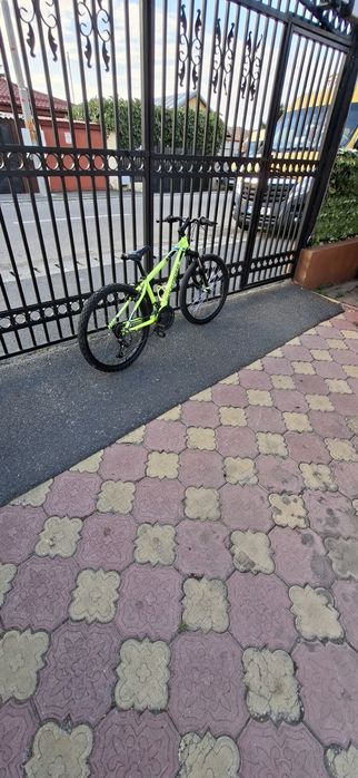 Vând bicicleta  rockrider st 500st in stare buna