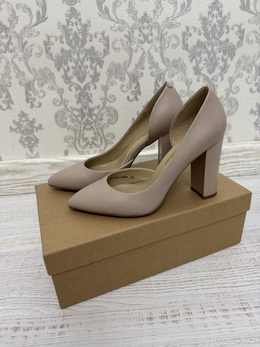 Элегантные туфли на каблуке