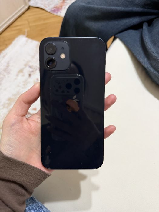 Продам iPhone 12