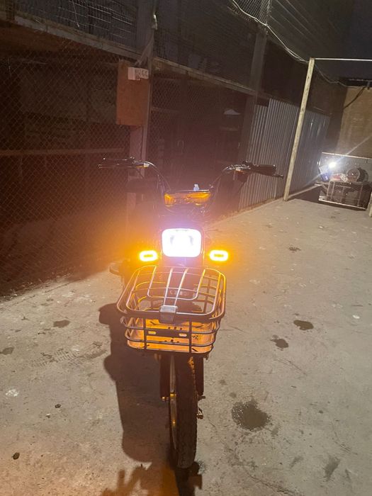 AET электроскутер