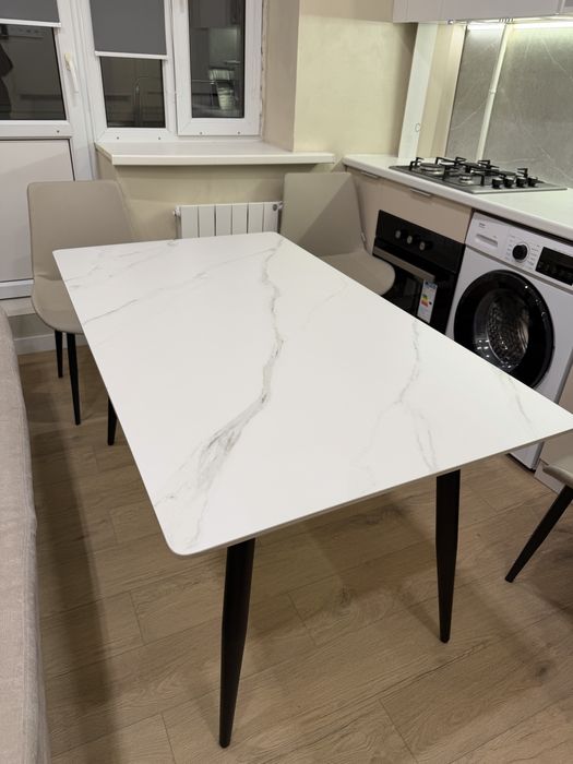 Стильный керамический стол 180×80 с 2 стульями