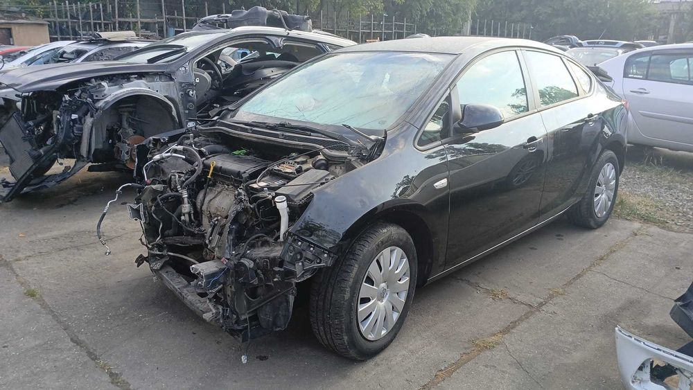 Dezmembrez Opel Astra J 1.6 Benzina Din 2018 - B16XER