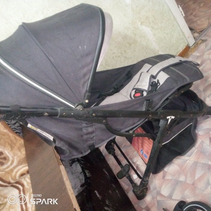 Продам коляску за 20 есть торг