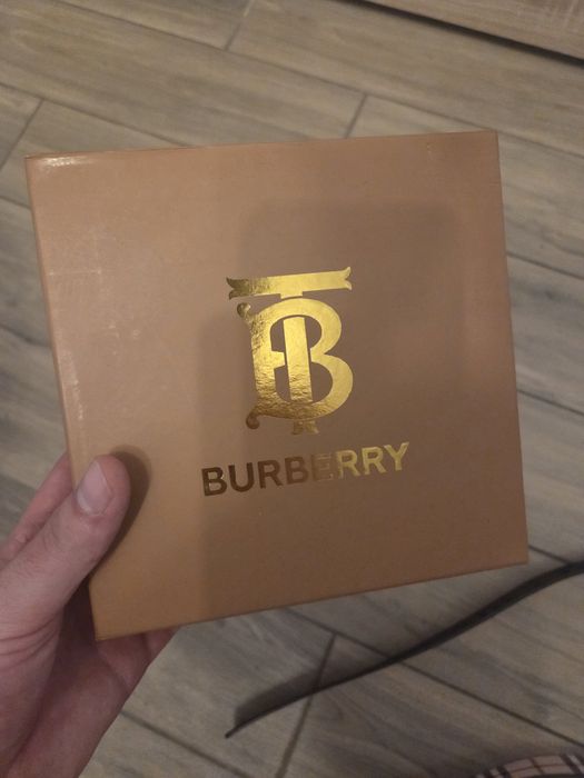 Curea burberry  neagra