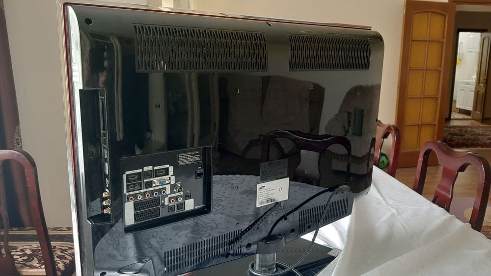 Телевизор Самсунг 79 × 50 см