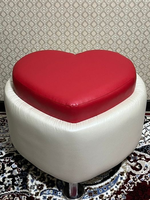 Пуфик в форме сердца