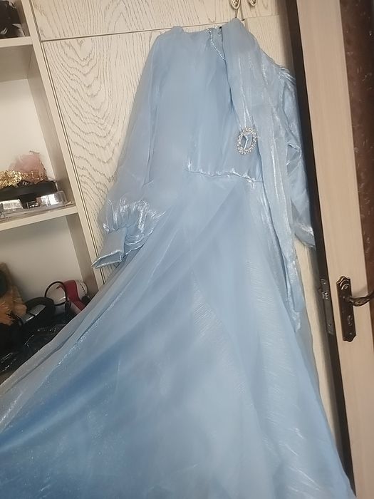 Ajoyib vecherniy ko'ylak