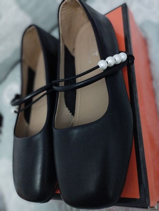 Нежные балетки с бусинами