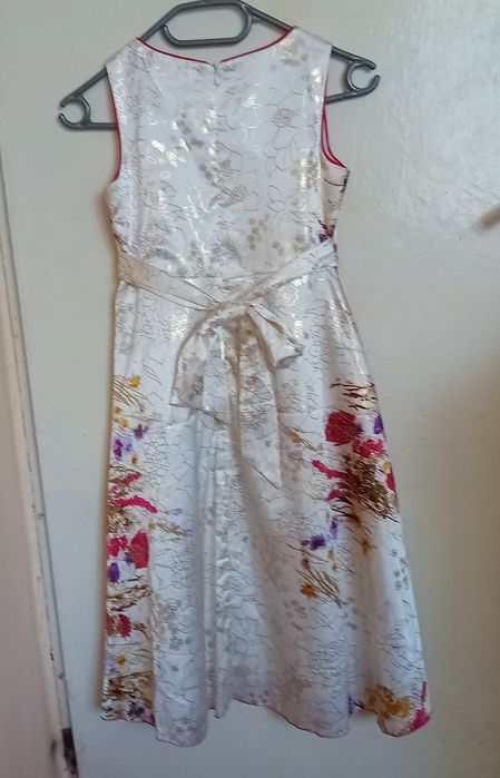 Цветна детска рокля