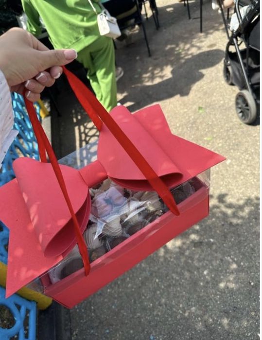 Коробка с бантом подарочная коробка
