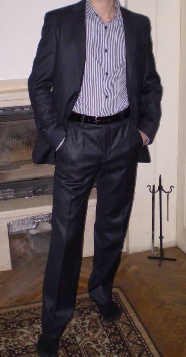 Мъжки костюм в две части сако и панталон на фирма "Крис", номер 42