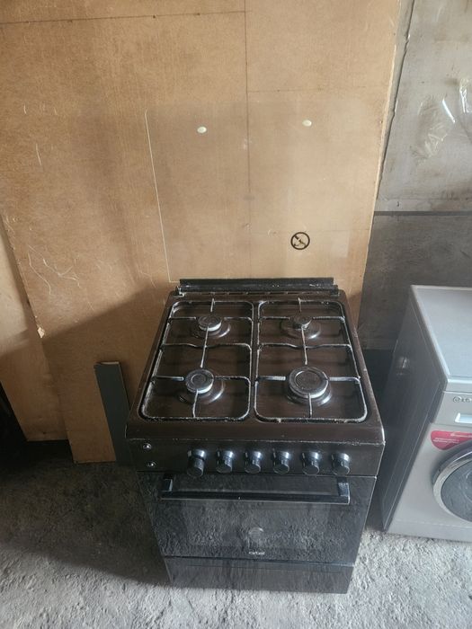 Продаётся газ плита Артел рабочий