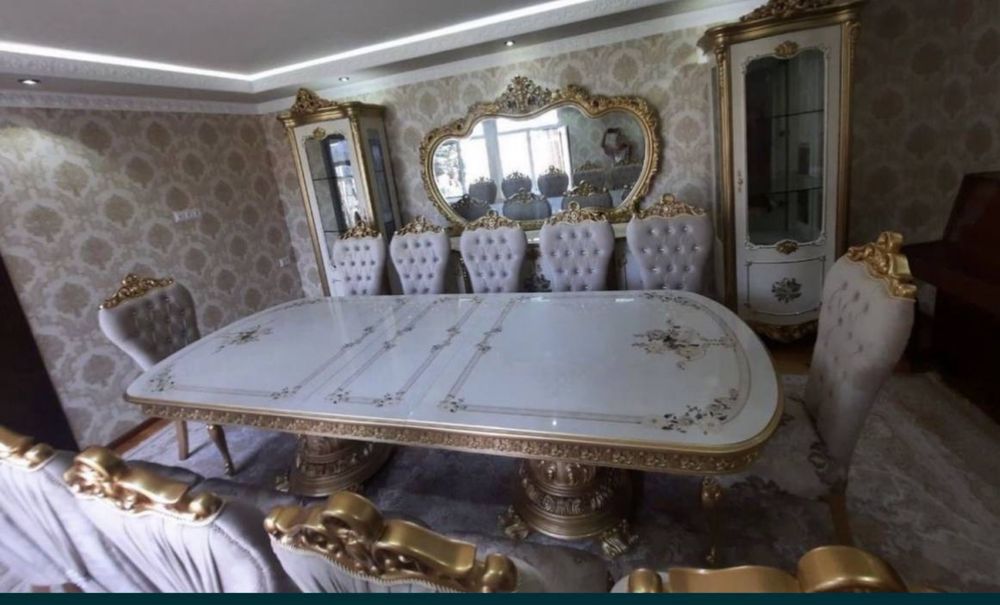 Срочно продается Стол и стулья в отличном состоянии