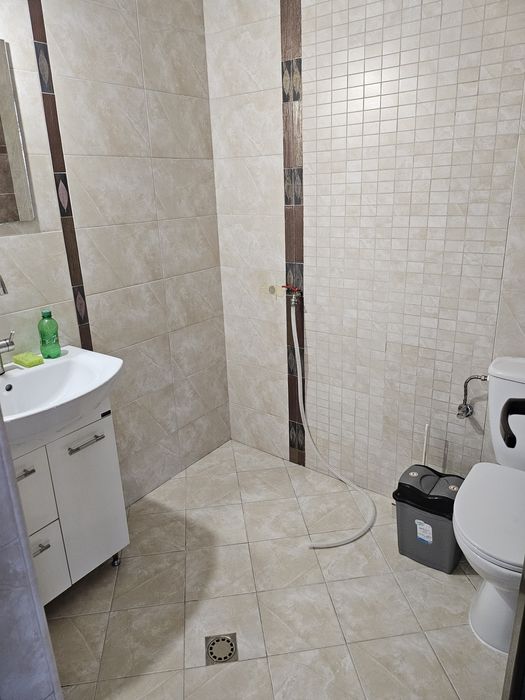 Дава се под наем Магазин в Асеновград - 53 кв.м за 408 € - Снимка #1