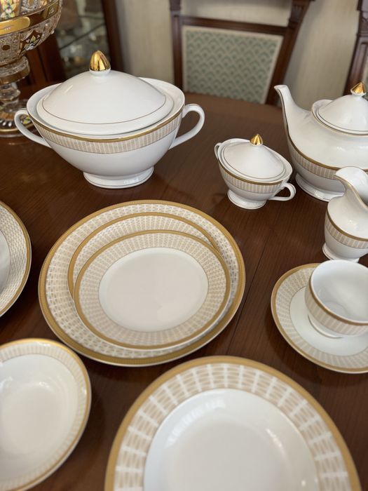 Японский сервиз на 12 персон.