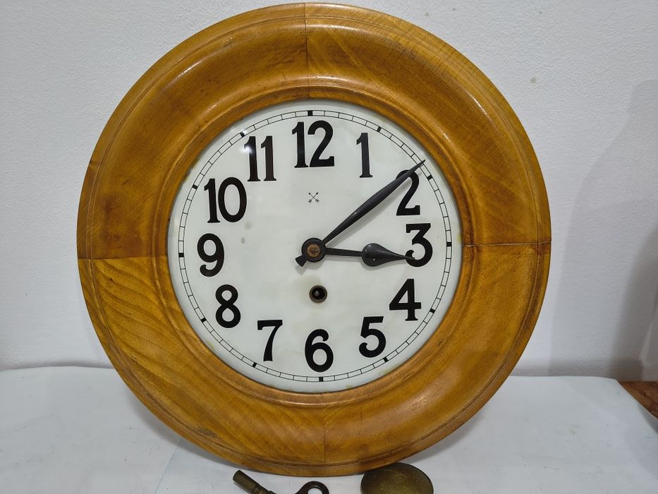 Ceas de perete cu pendul, pendula