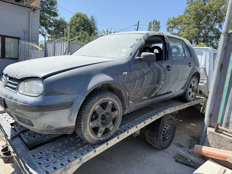 Голф 4 1.6 на части / Vw golf 4 1.6 i на части