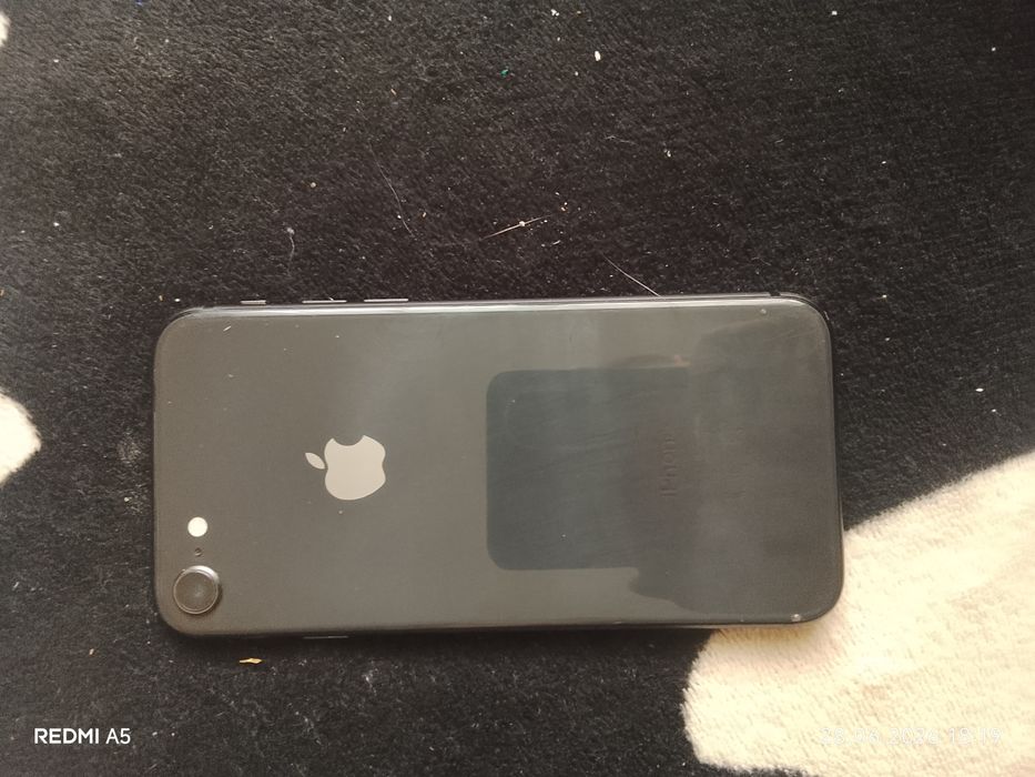 Vând iPhone 8 in stare buna